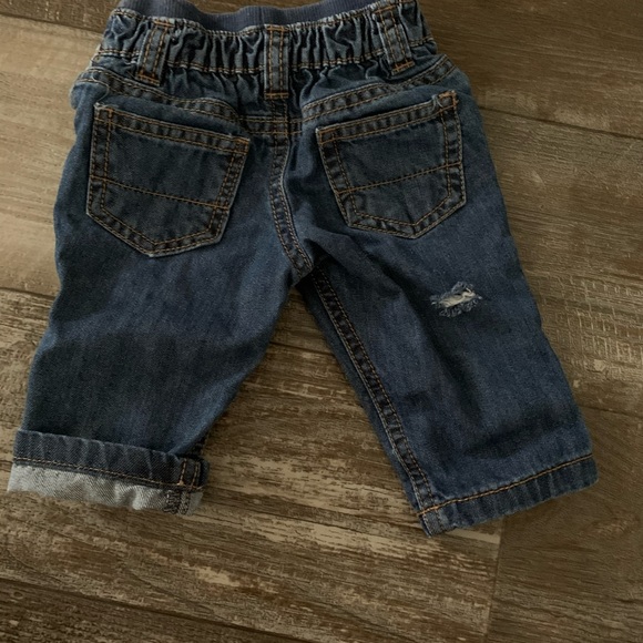 Distressed jeans 3 months - Picture 2 of 2